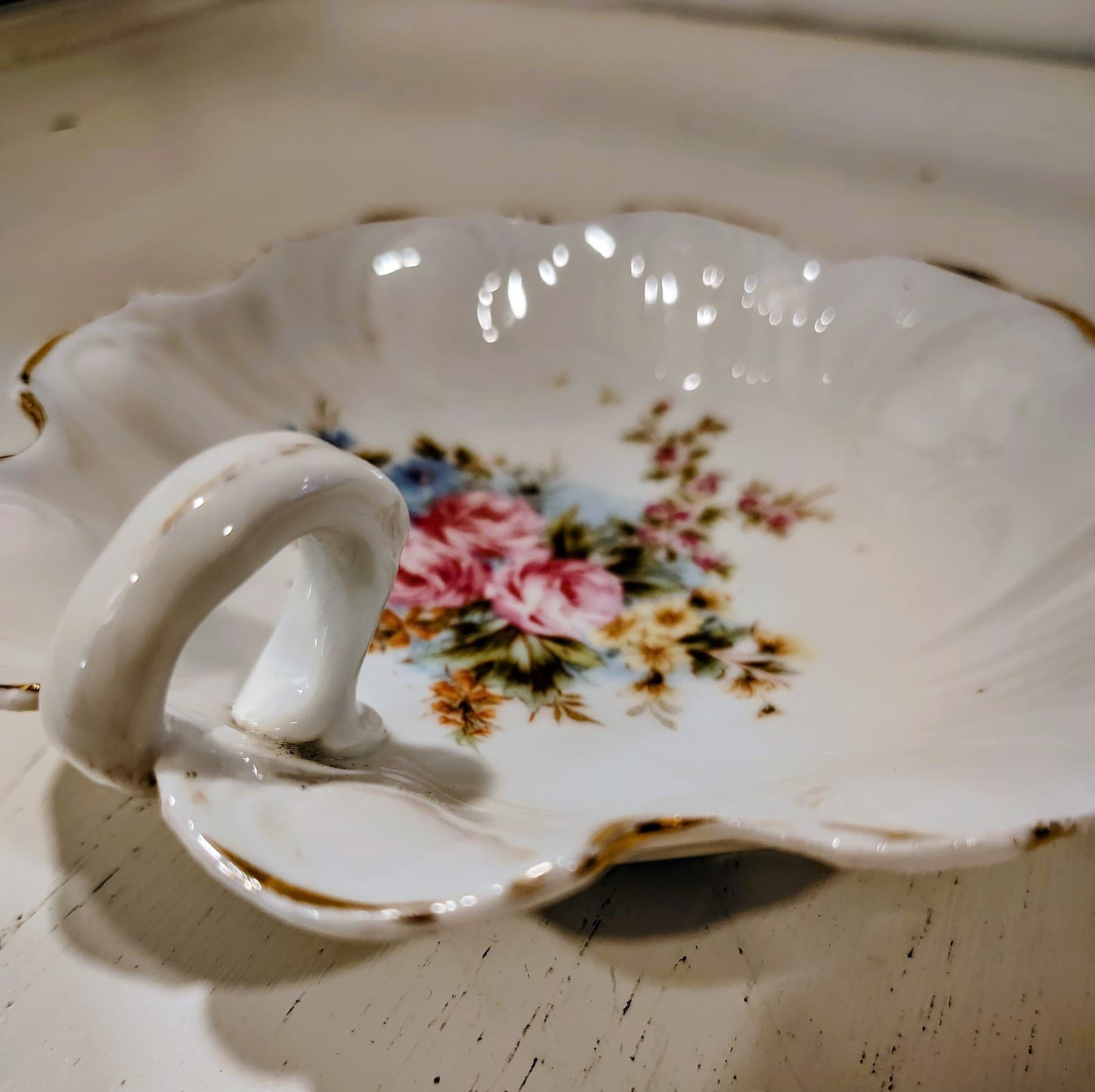 Vintage Hand-Painted Leaf with Floral Design Trinket Dish Trimmed in Gold - Thumbnail 4