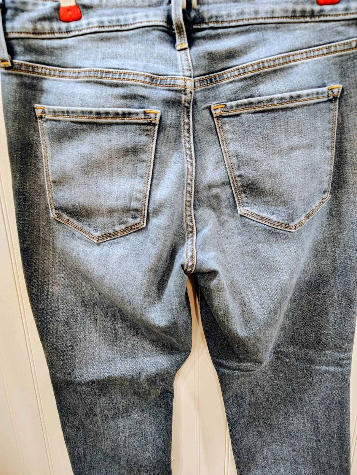 Old Navy Women's Mid Rise Cropped Slim Straight Jeans Size 6 Short EUC - Thumbnail 4