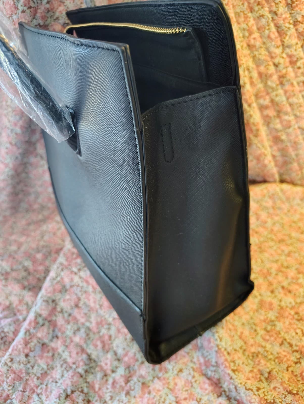 Trina Turk Black Vegan Leather Tote Bag, Crossbody, NWT $148 - Thumbnail 8