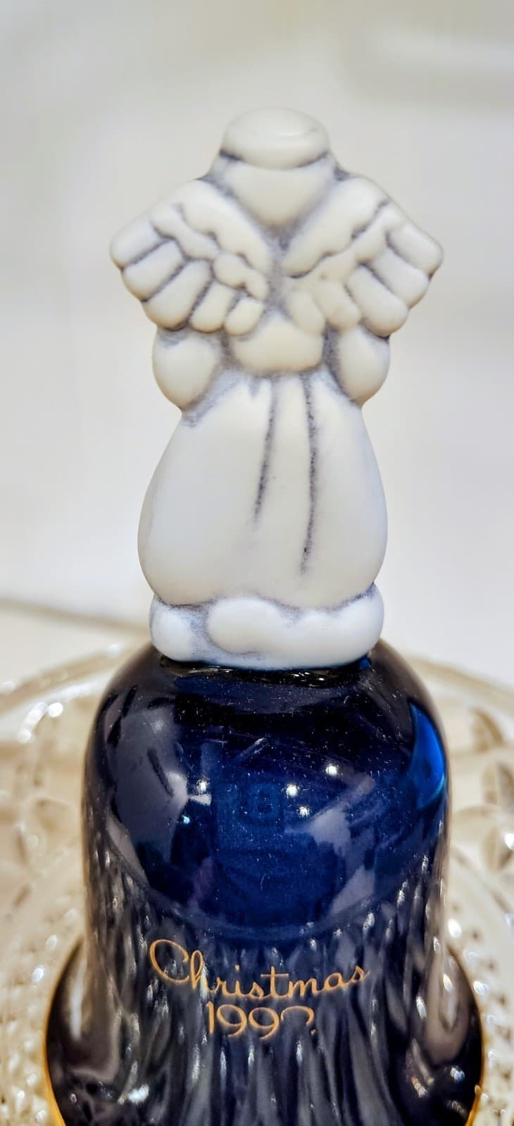 Vintage 1992 AVON Christmas Heavenly Notes Angels Blue Porcelain Bell Box - Thumbnail 8
