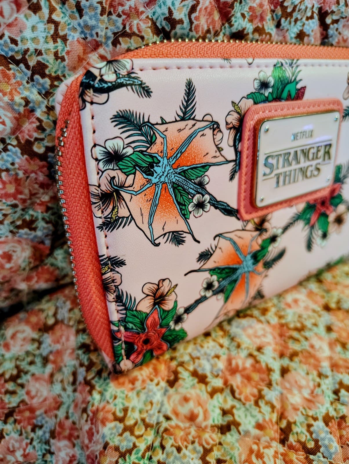 NWOT Loungefly Stranger Things Creatures Zip Wallet - Thumbnail 2