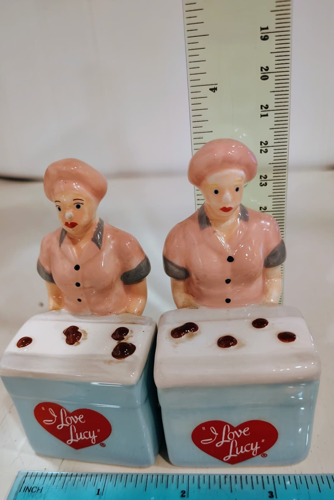 I Love Lucy Chocolate Factory, 1996 Salt And Pepper Shakers - Thumbnail 9