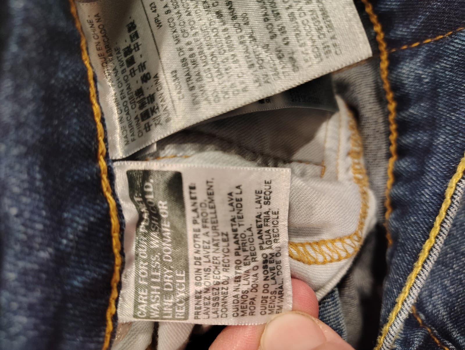 Levi's 559 Relaxed Fit Jeans Men’s 36x34 Blue Denim Distressed Straight Leg EUC - Thumbnail 5