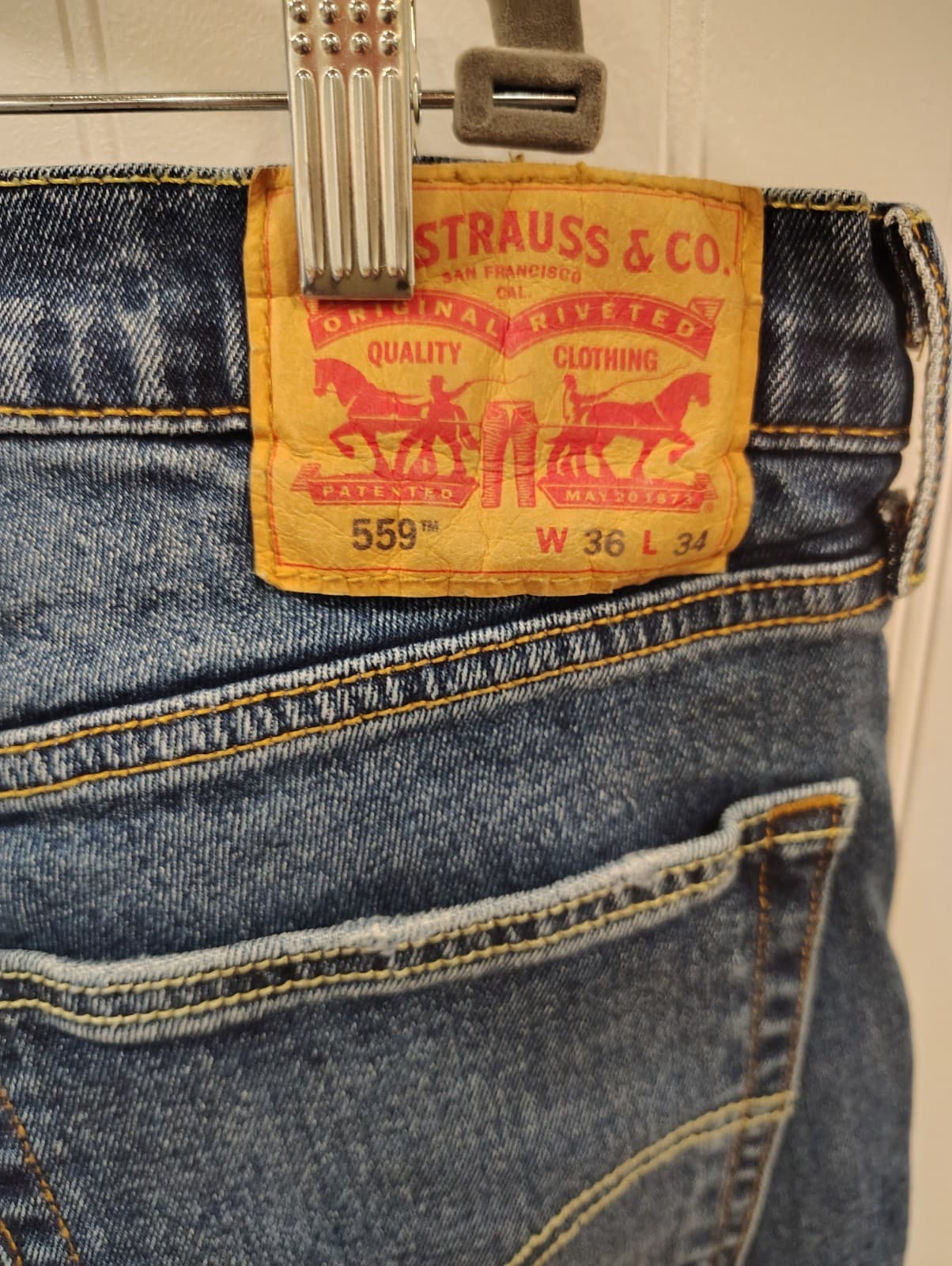 Levi's 559 Relaxed Fit Jeans Men’s 36x34 Blue Denim Distressed Straight Leg EUC - Thumbnail 3