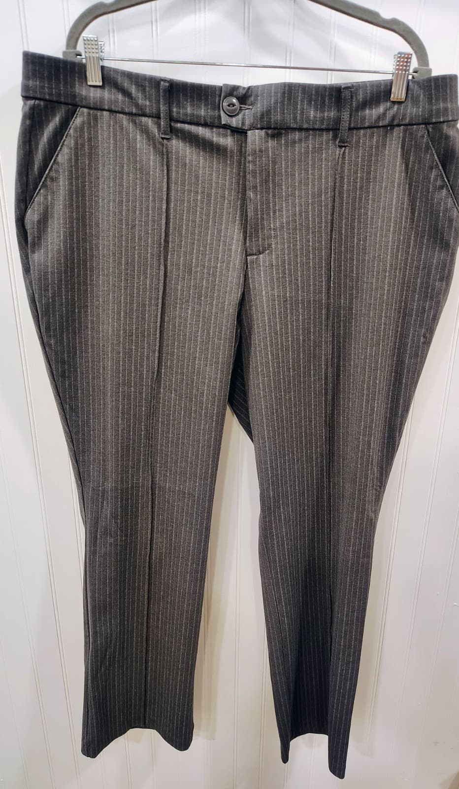 Lee Women's Flex Motion Charcoal Pinstripe Dress Pants, Size 20W EUC