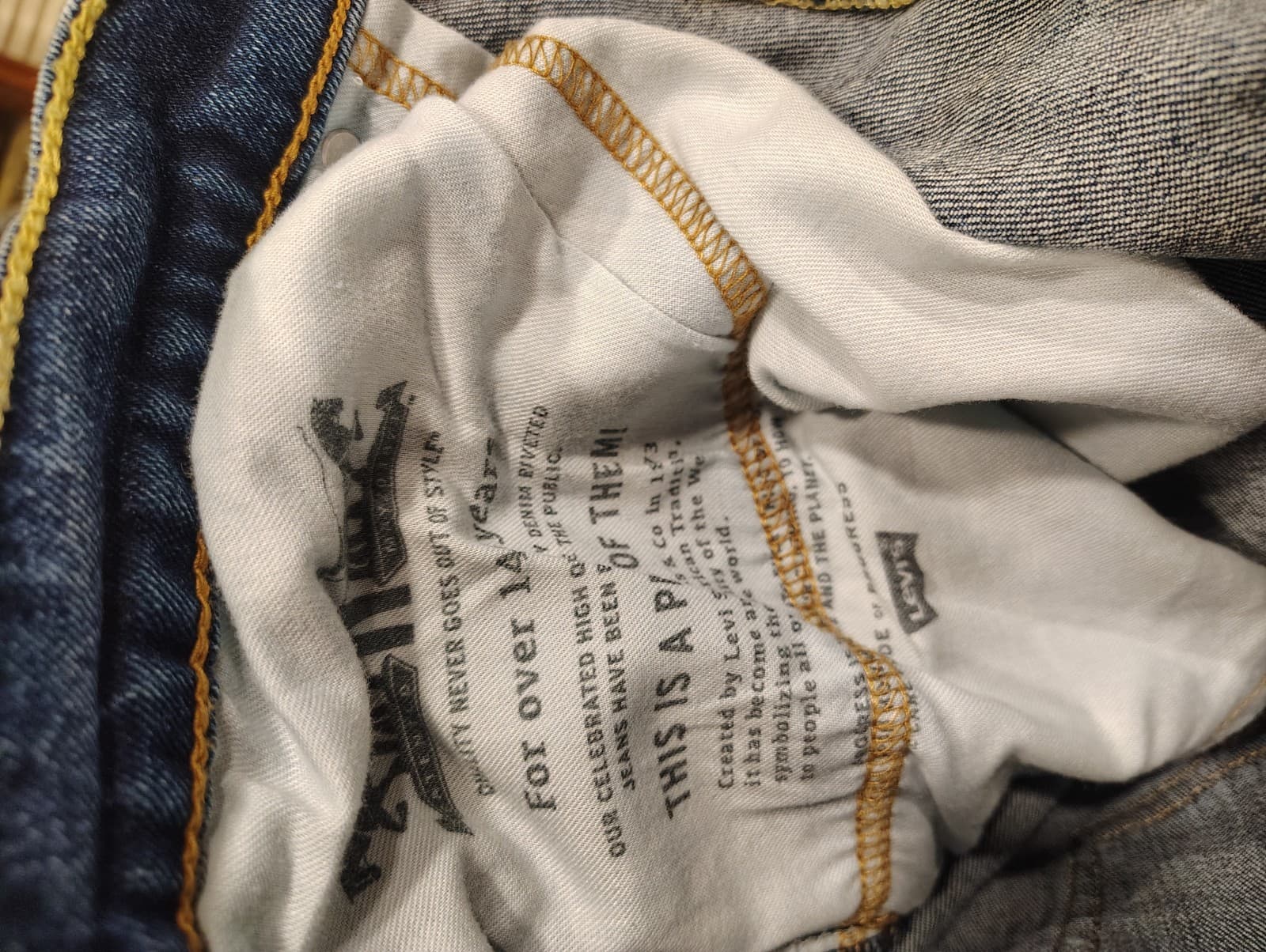 Levi's 559 Relaxed Fit Jeans Men’s 36x34 Blue Denim Distressed Straight Leg EUC - Thumbnail 4