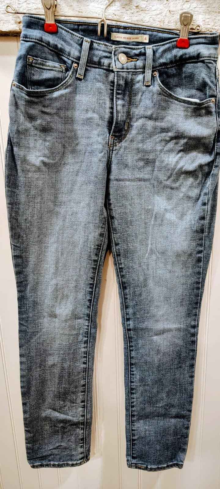 Levi's Women's Classic Mid Rise Regular Jeans Size 4 Short 27x28 Med Blue