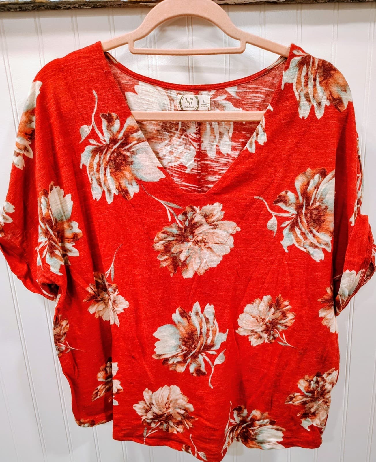 Maurices Shirt Womens L Short Sleeve Red Floral V Neck EUC - Thumbnail 6