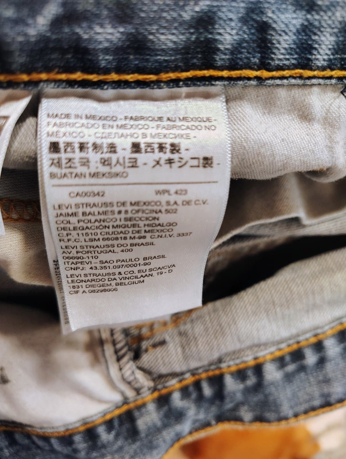 Levi's Relaxed Fit Men's 44x32 GUC - Thumbnail 9