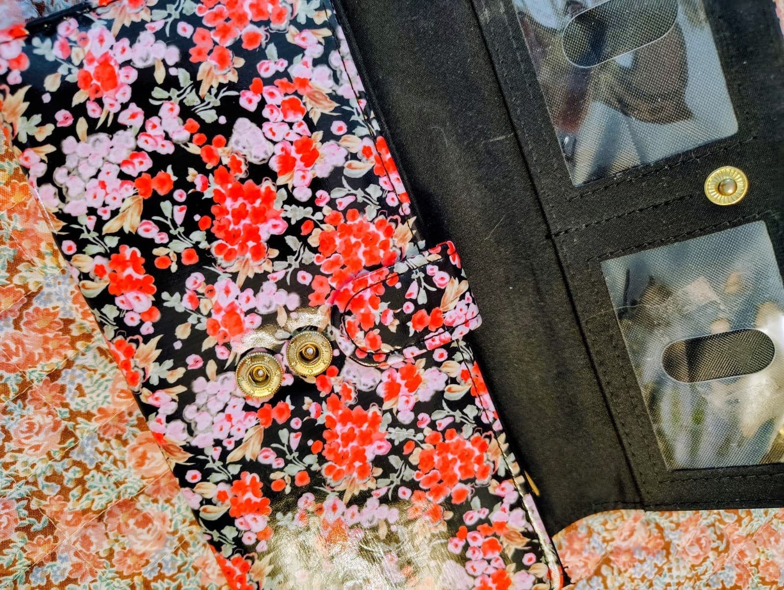 NWOT Floral Red Black Organizer Wallet - Thumbnail 6
