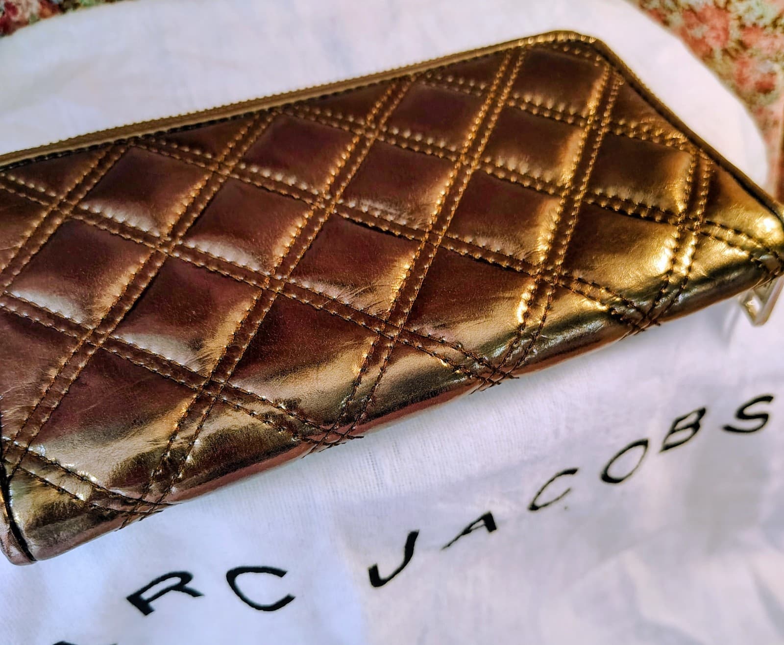 Marc Jacobs Bronze Metallic Quilted Patent Leather Wallet, White Dust Proof Bag - Thumbnail 5