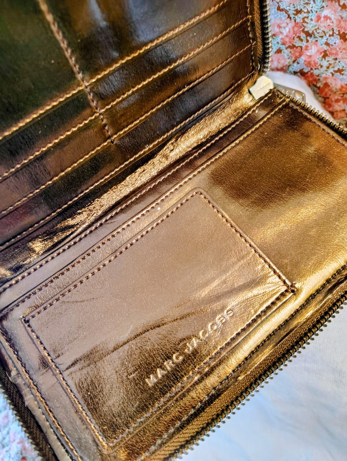 Marc Jacobs Bronze Metallic Quilted Patent Leather Wallet, White Dust Proof Bag - Thumbnail 10