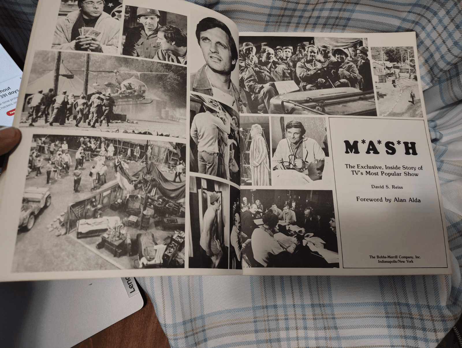 Collectible M*A*S*H Exclusive Inside Story Book By David S. Reiss (1980) - Thumbnail 3