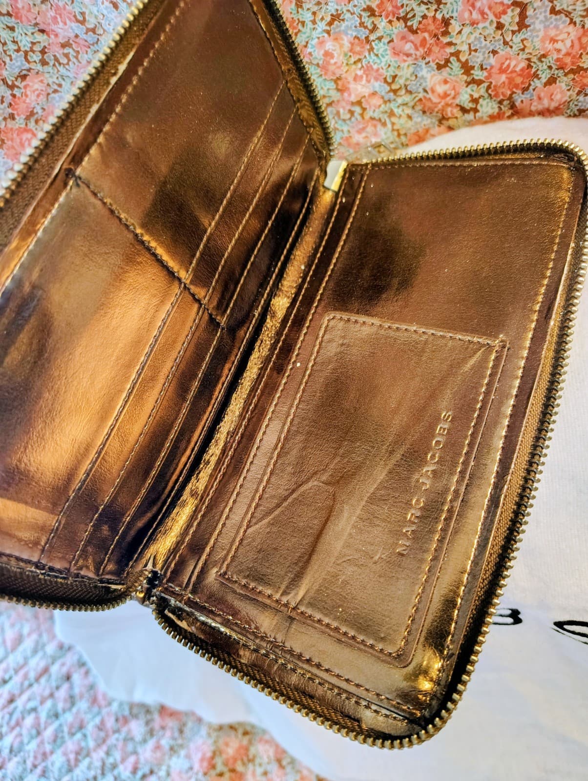 Marc Jacobs Bronze Metallic Quilted Patent Leather Wallet, White Dust Proof Bag - Thumbnail 13