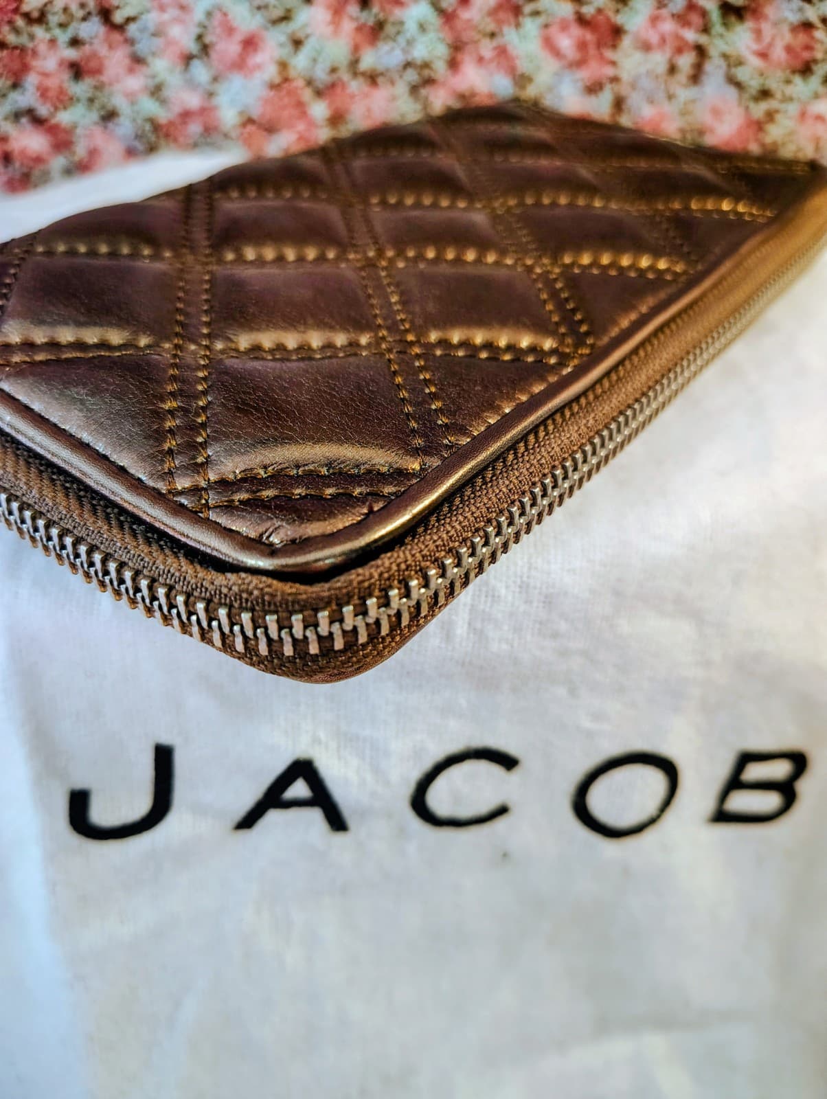 Marc Jacobs Bronze Metallic Quilted Patent Leather Wallet, White Dust Proof Bag - Thumbnail 9