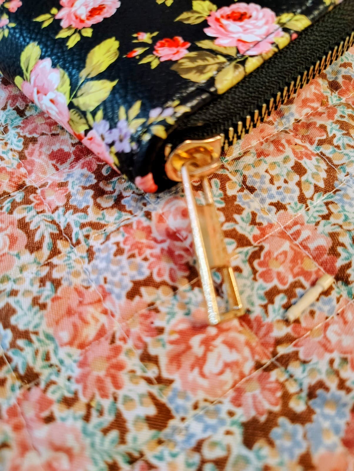 NWOT Bright Floral Zip Around Wallet - Thumbnail 4