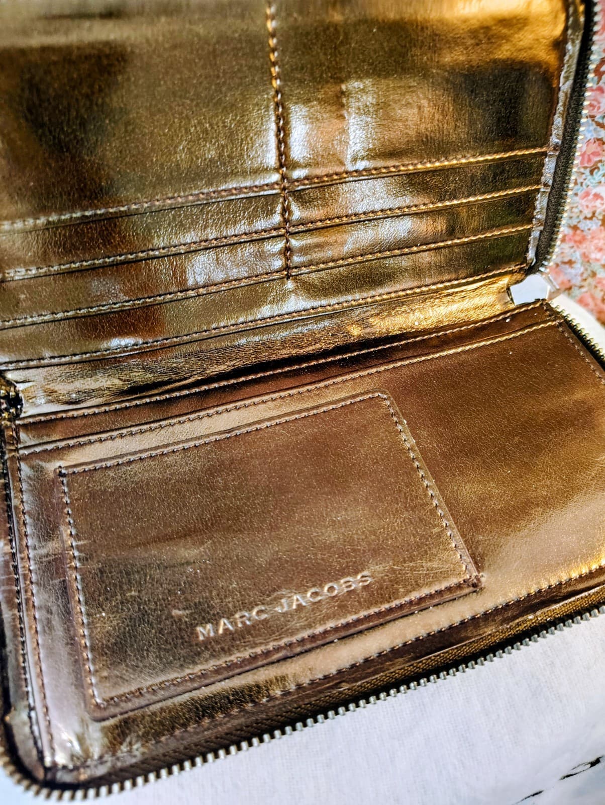 Marc Jacobs Bronze Metallic Quilted Patent Leather Wallet, White Dust Proof Bag - Thumbnail 11