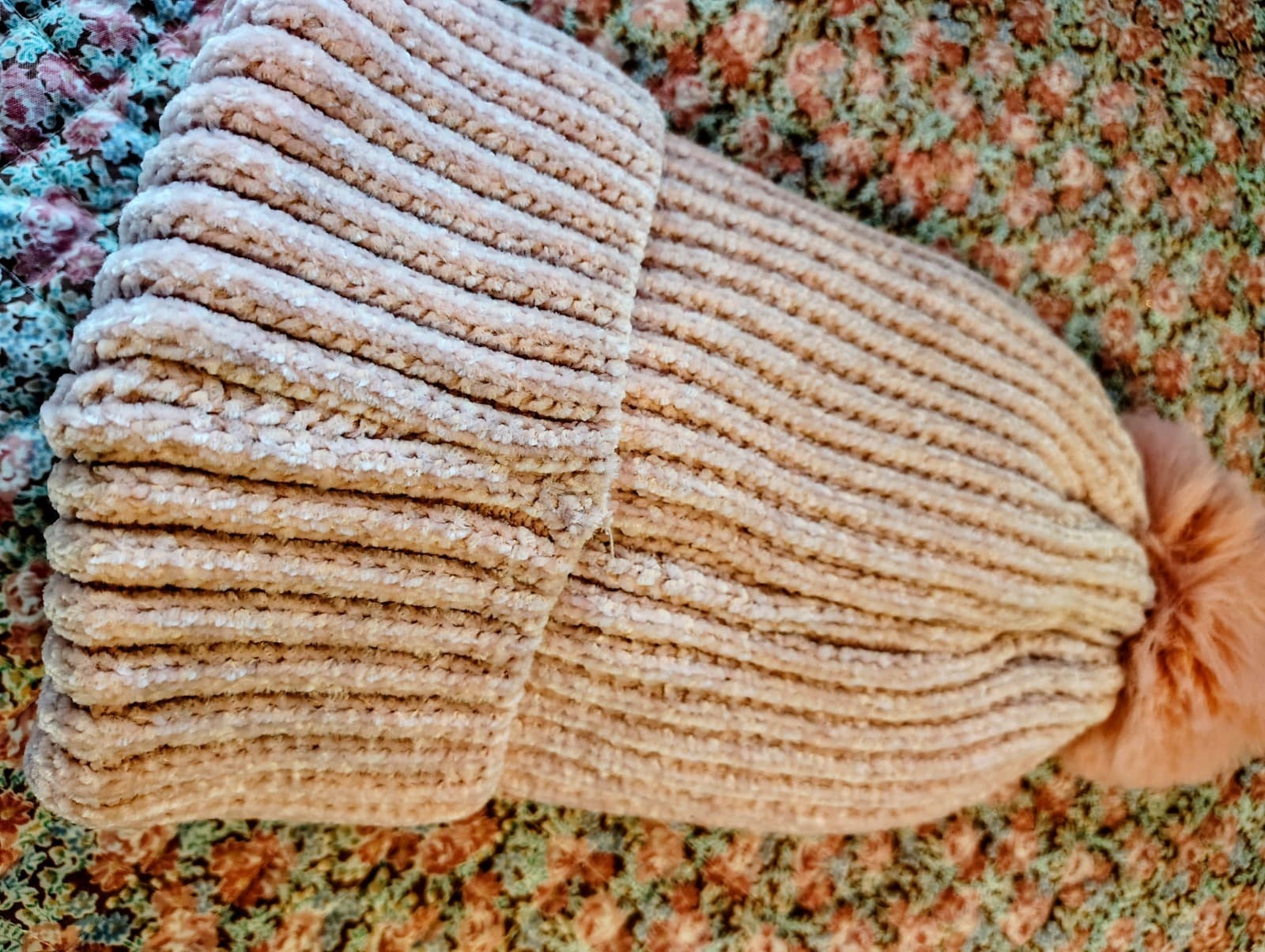NWT Pink Fizzy Fleece Lined Beanie Hat LOVE - Thumbnail 2
