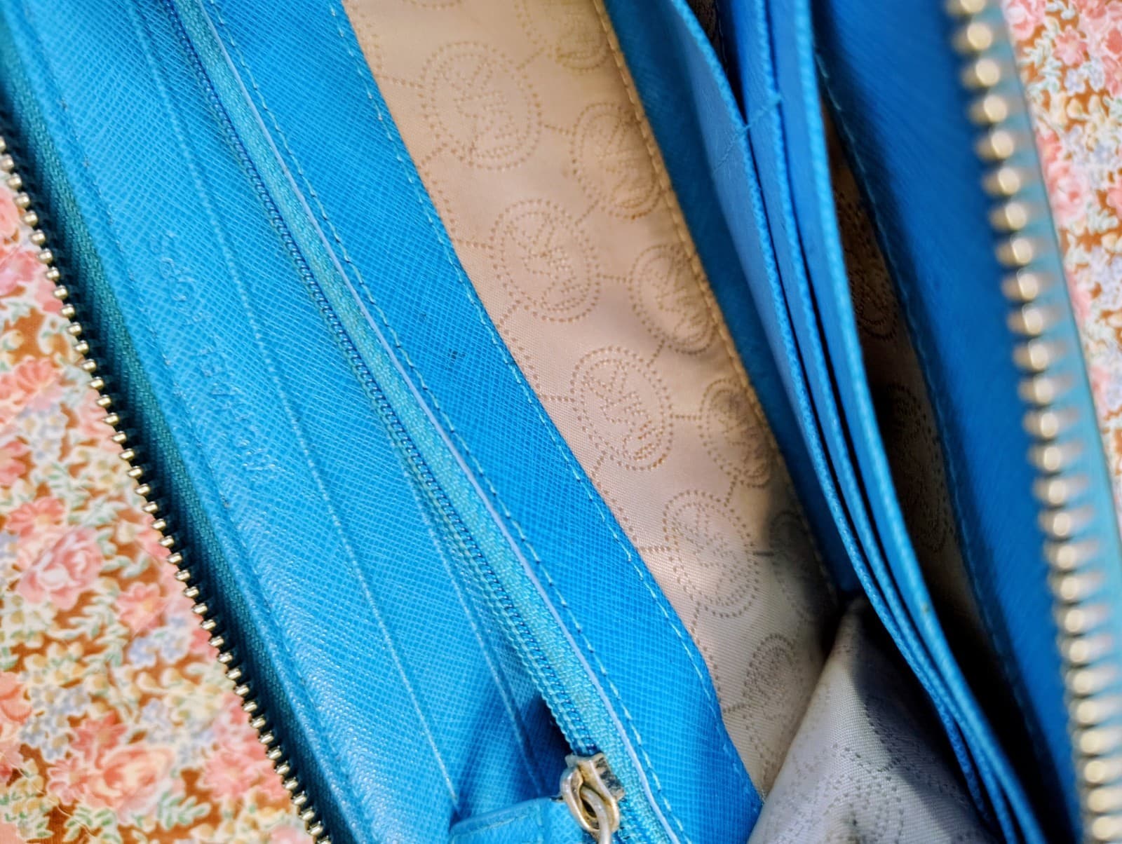 Michael Kors Blue And White Polka Dot Fulton Multifunction Phone Case Wallet - Thumbnail 13