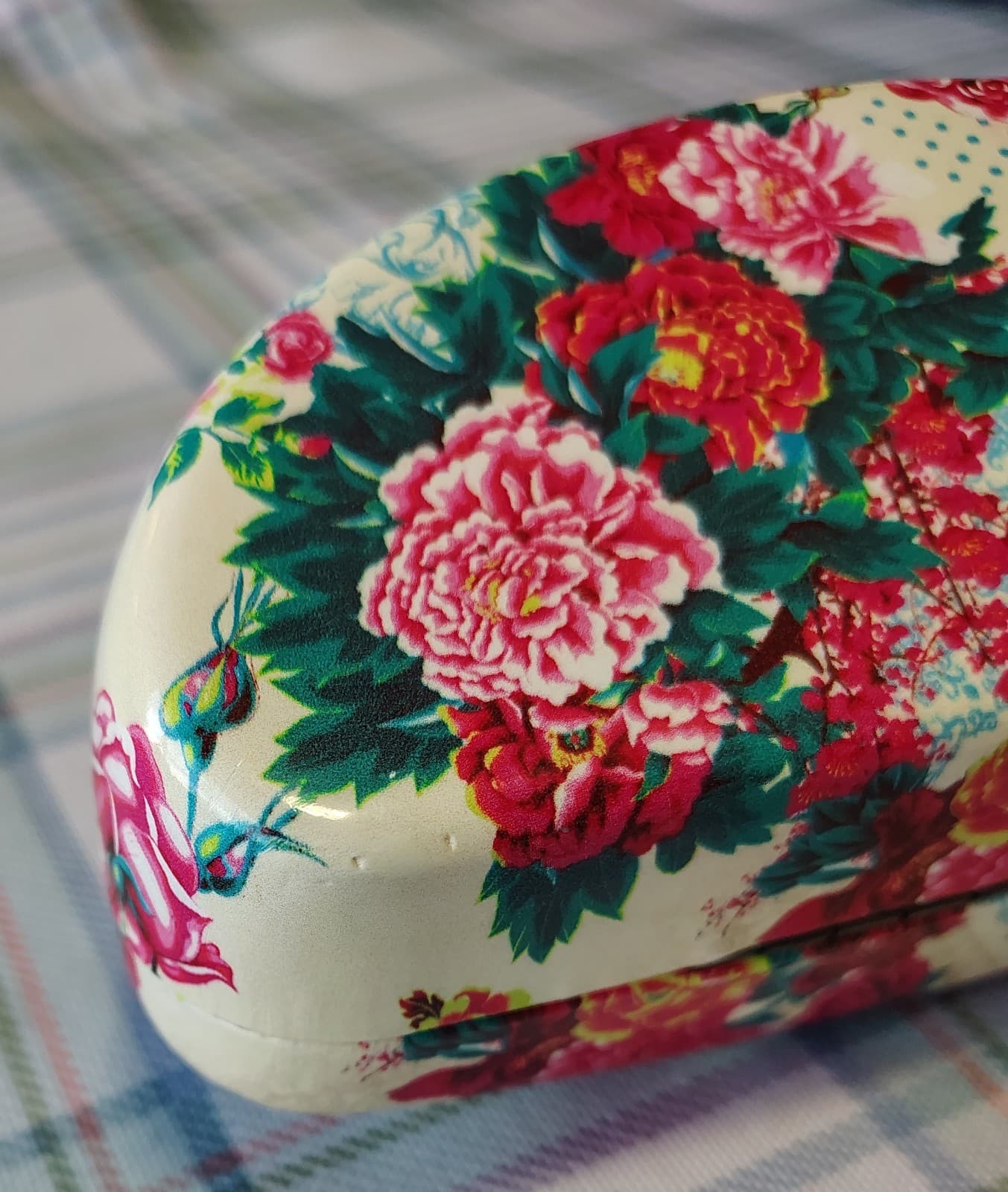 Vintage Betsey Johnson Sunglass Eyeglass Case Pink Floral w/Logo Hard Clam Case - Thumbnail 4