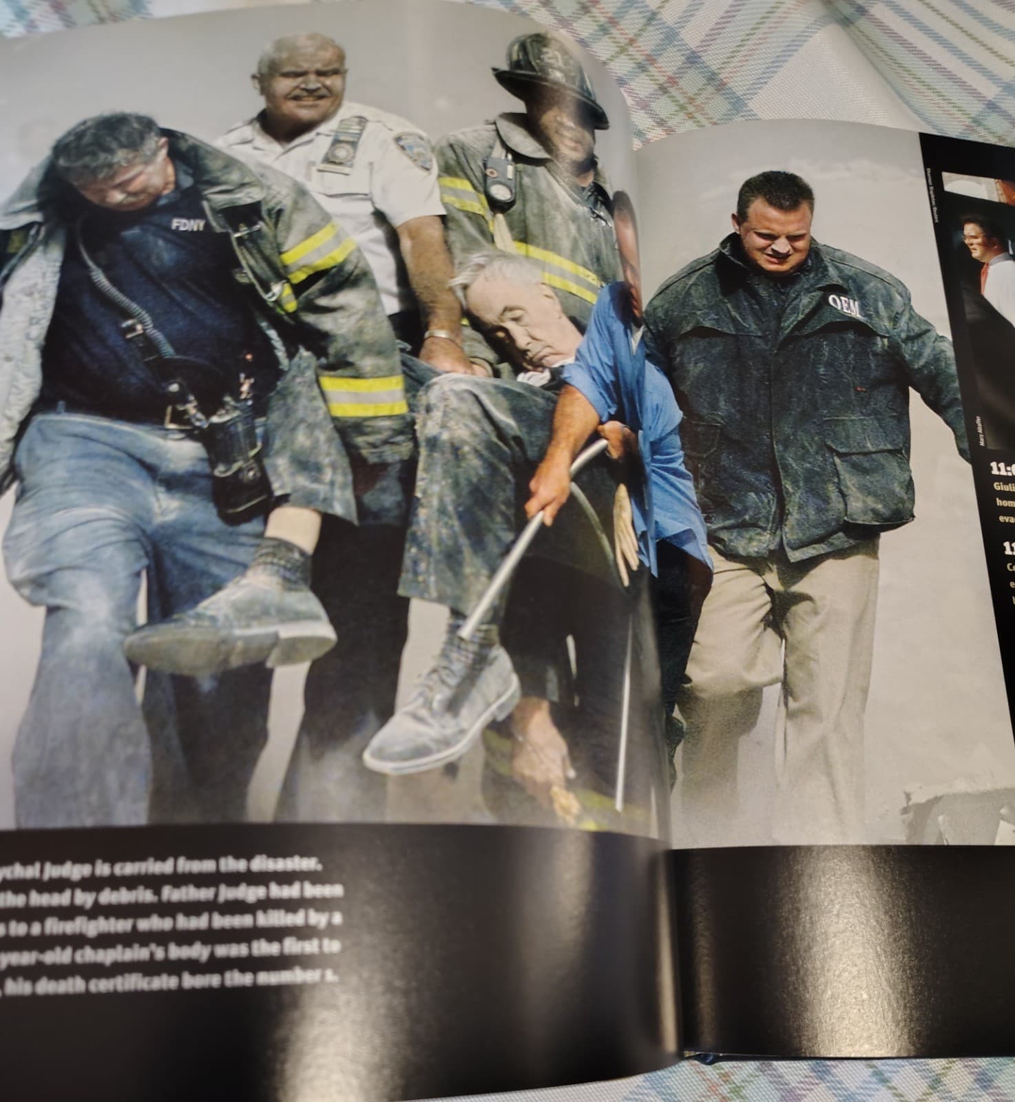 One Nation America Remembers September 11 2001 LIFE Mag Hardcover Book 1st Edit - Thumbnail 8