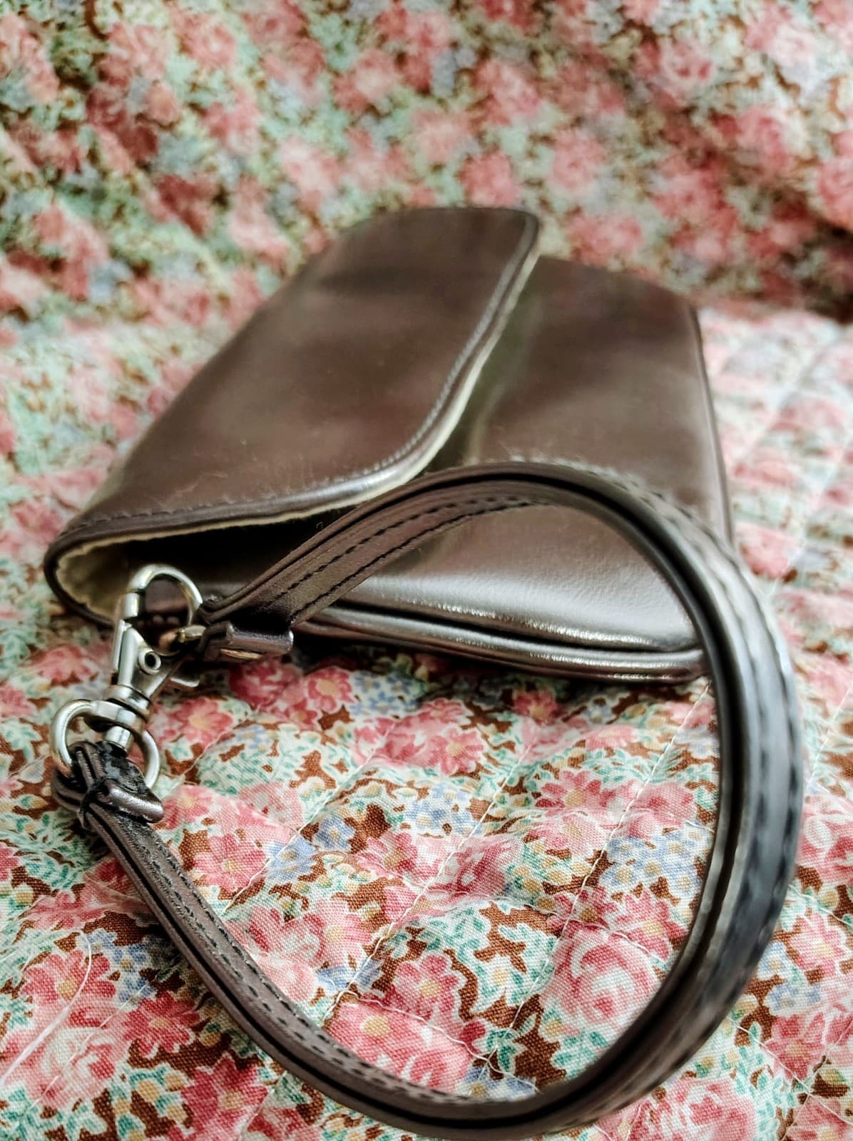 Victoria's Secret Clutch Wristlet metallic exterior Chrome - Thumbnail 10