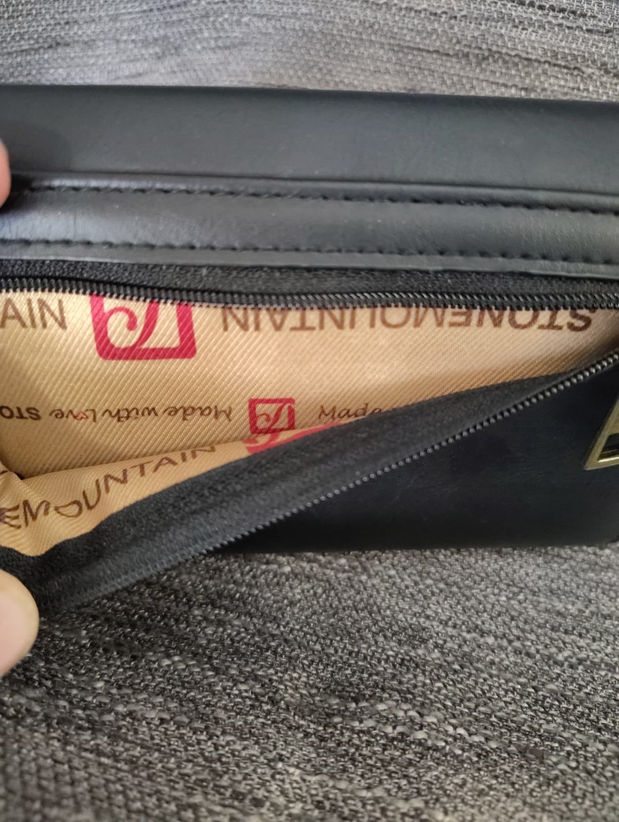 Stone Mountain Black Leather Wallet - Thumbnail 5