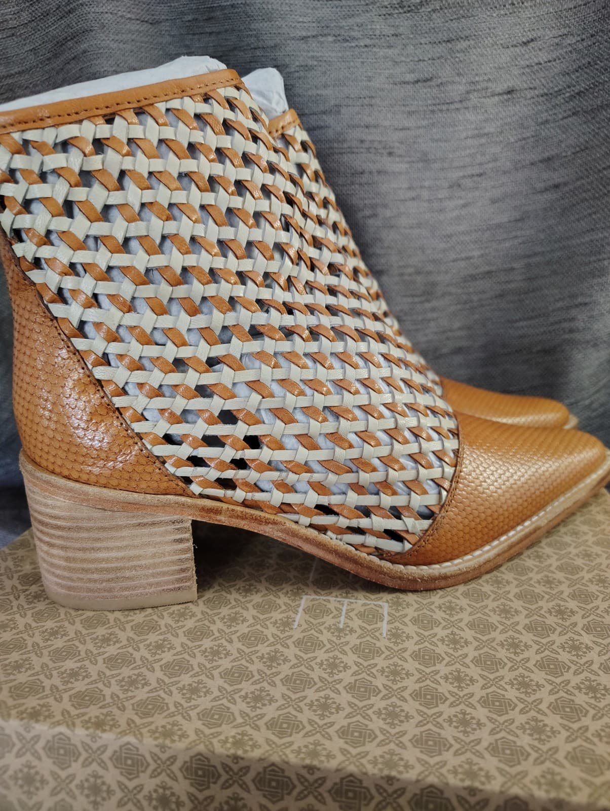 NEW Roolee Braided Leather Tan/White Anklet Boots, Size 7 - Thumbnail 2