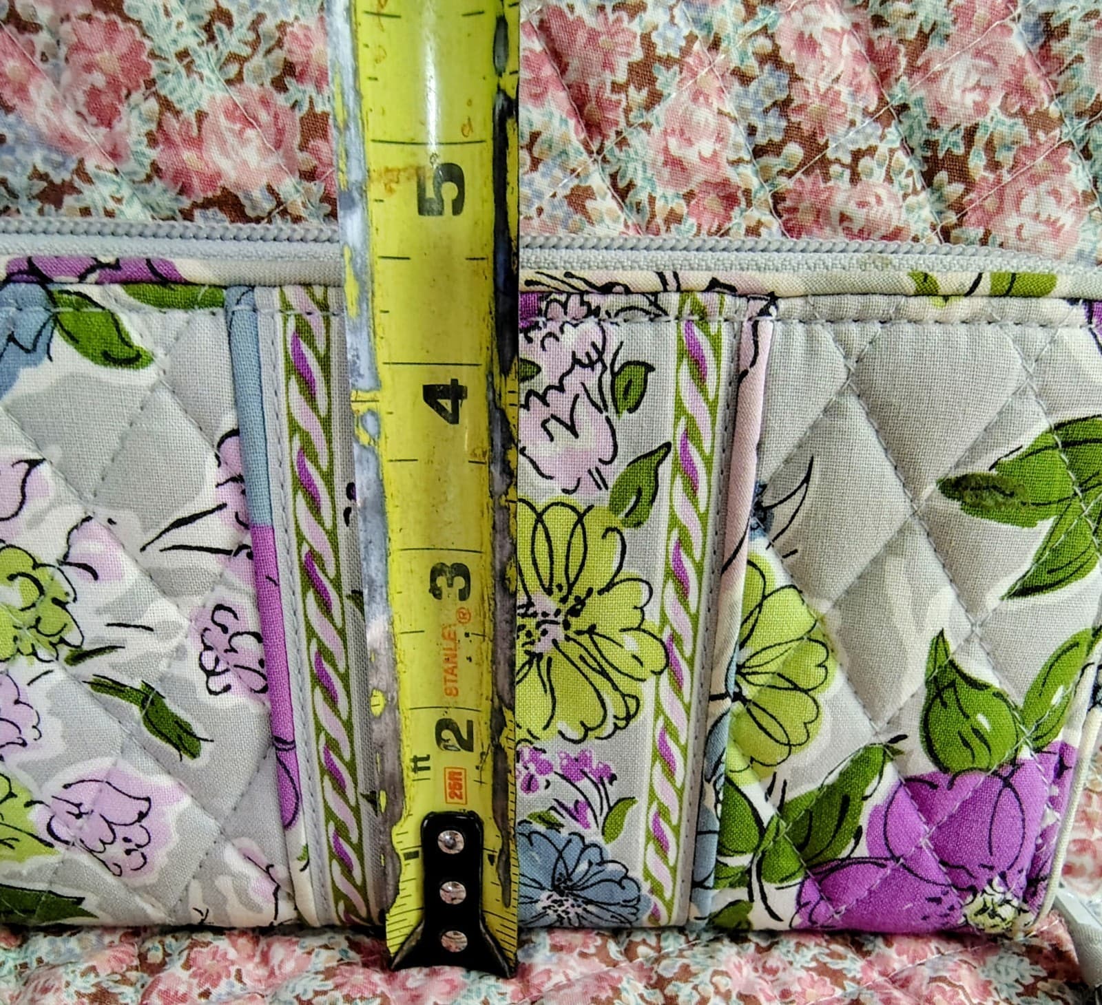 quilted cotton Vera Bradley wallet, gray floral pattern - Thumbnail 11
