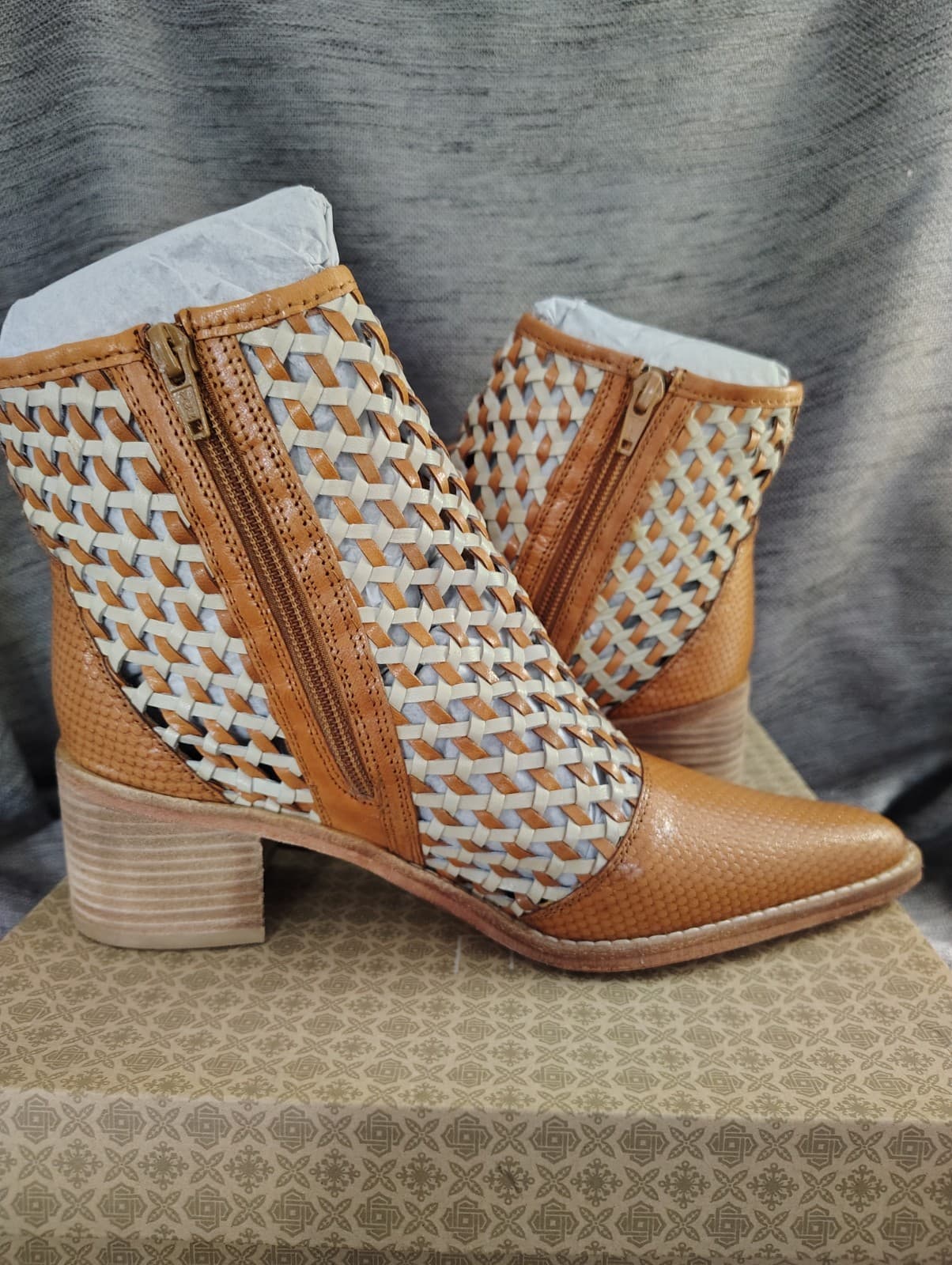 NEW Roolee Braided Leather Tan/White Anklet Boots, Size 7 - Thumbnail 6