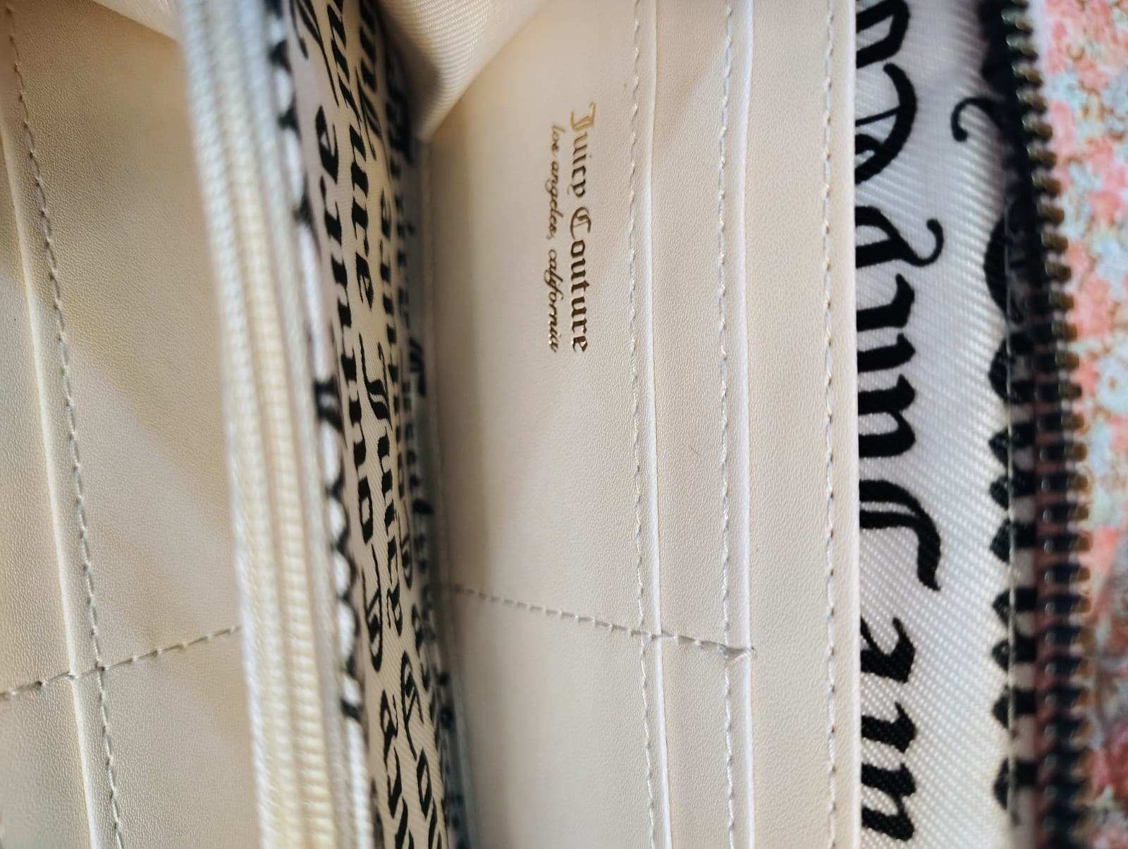 NWT Juicy Couture Pale Pink Faux Leather Wallet, Gold Queen Crown $55 - Thumbnail 4