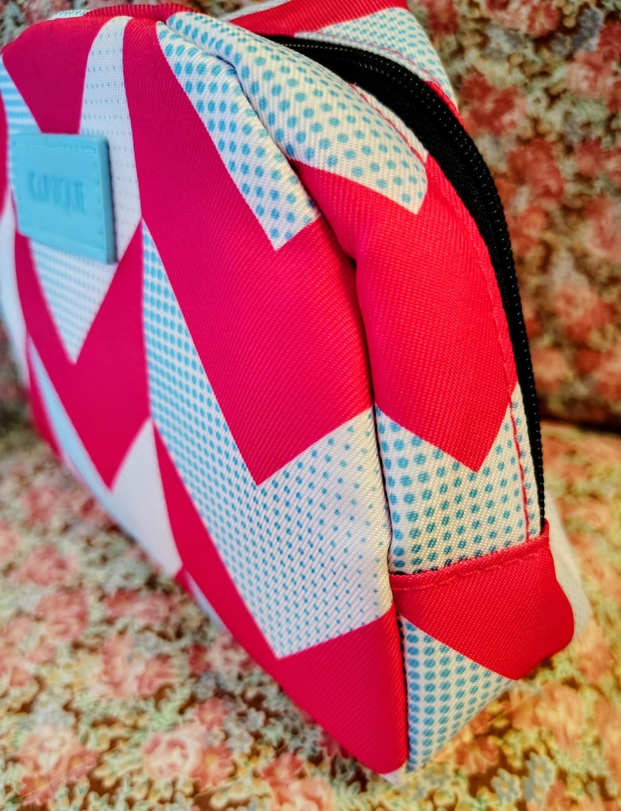 NWT Clinique Make Up Bag Cosmetics Pink & Blue Chevron - Thumbnail 5