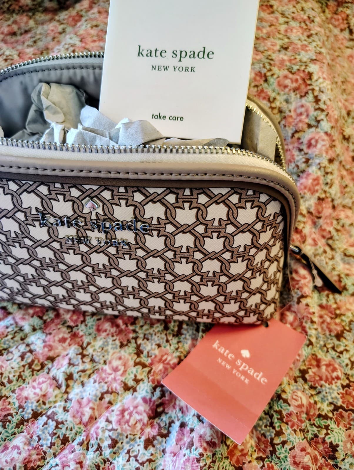 NWT kate spade makeup pouch bag MSRP $69 - Thumbnail 14