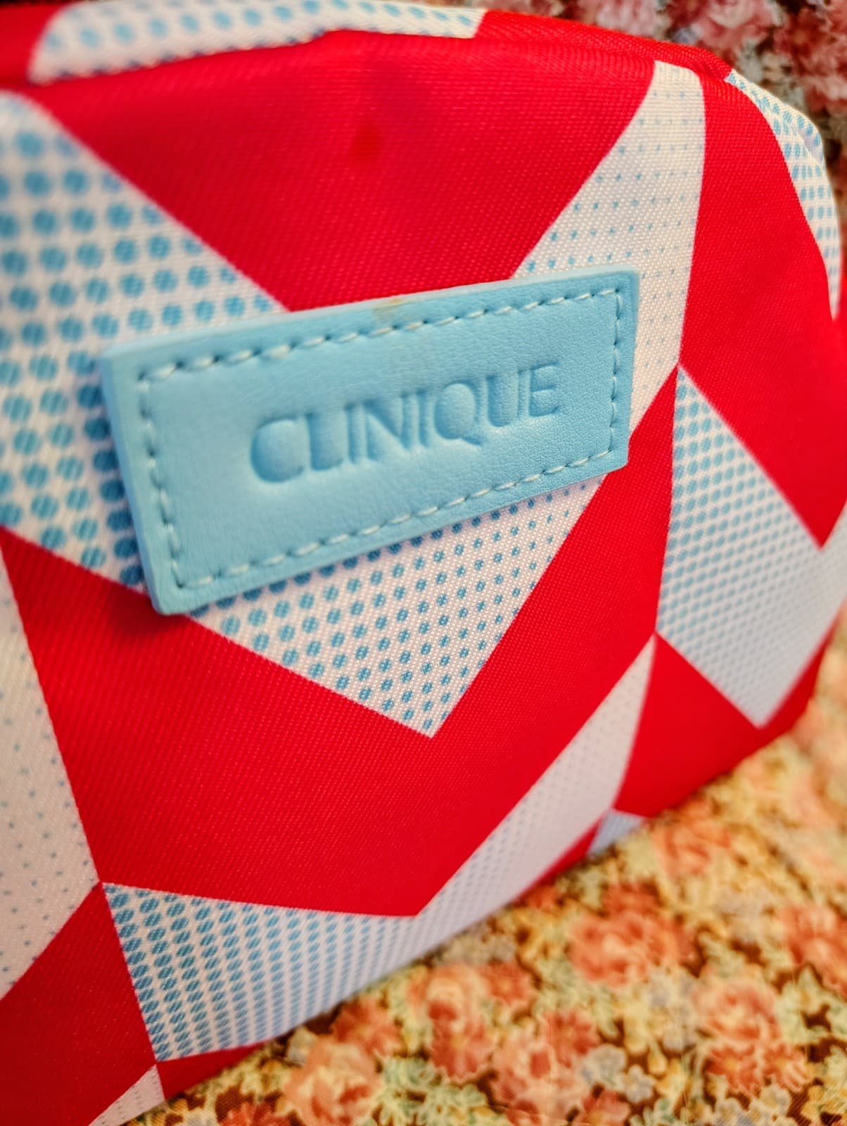 NWT Clinique Make Up Bag Cosmetics Pink & Blue Chevron - Thumbnail 3