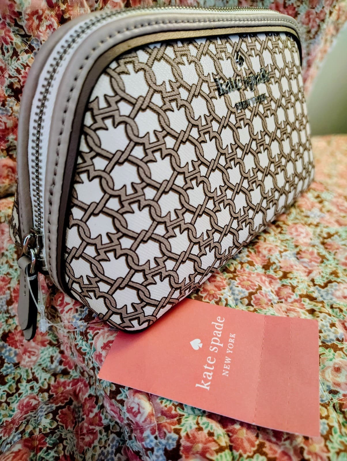 NWT kate spade makeup pouch bag MSRP $69 - Thumbnail 2
