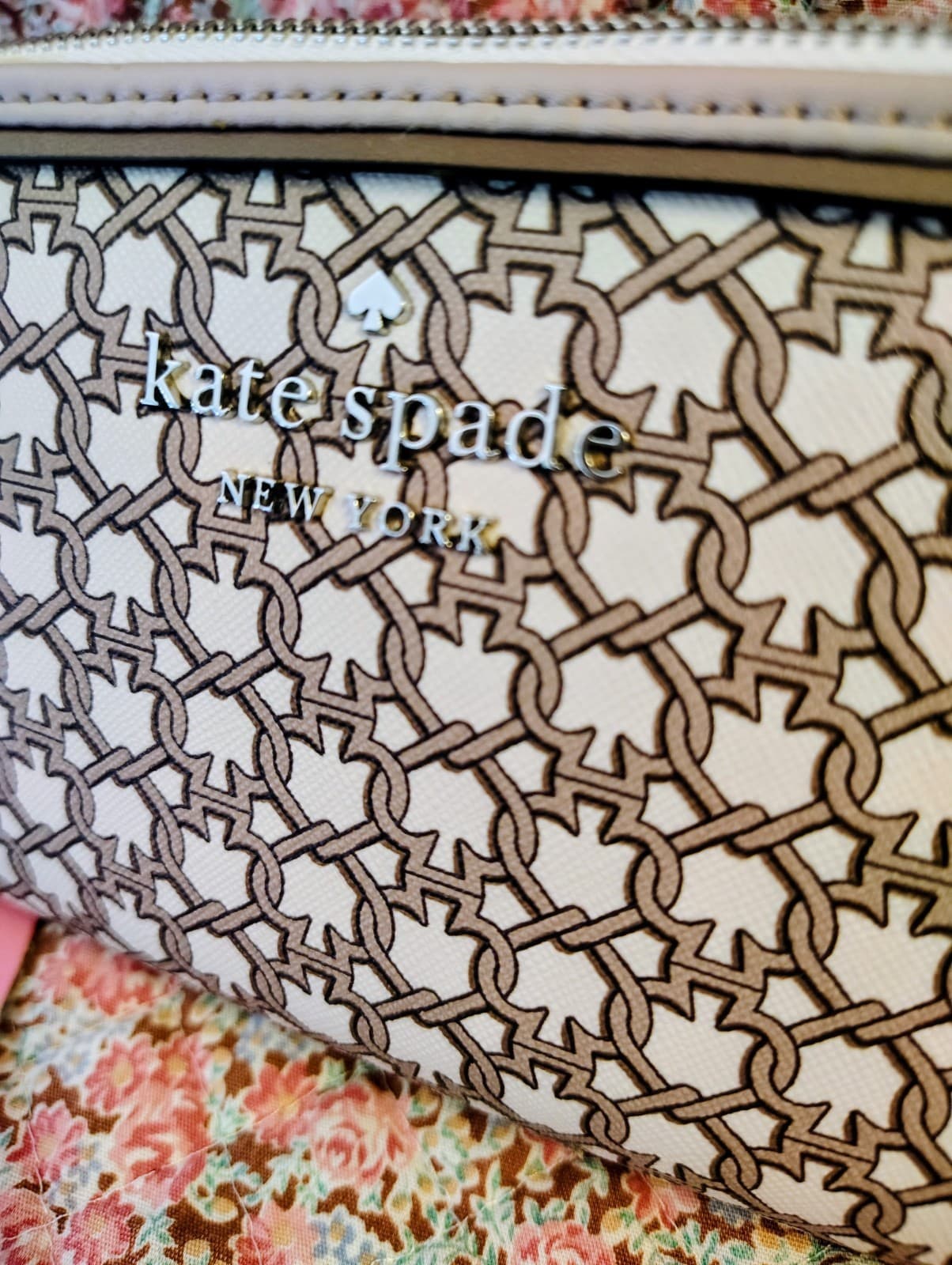 NWT kate spade makeup pouch bag MSRP $69 - Thumbnail 6