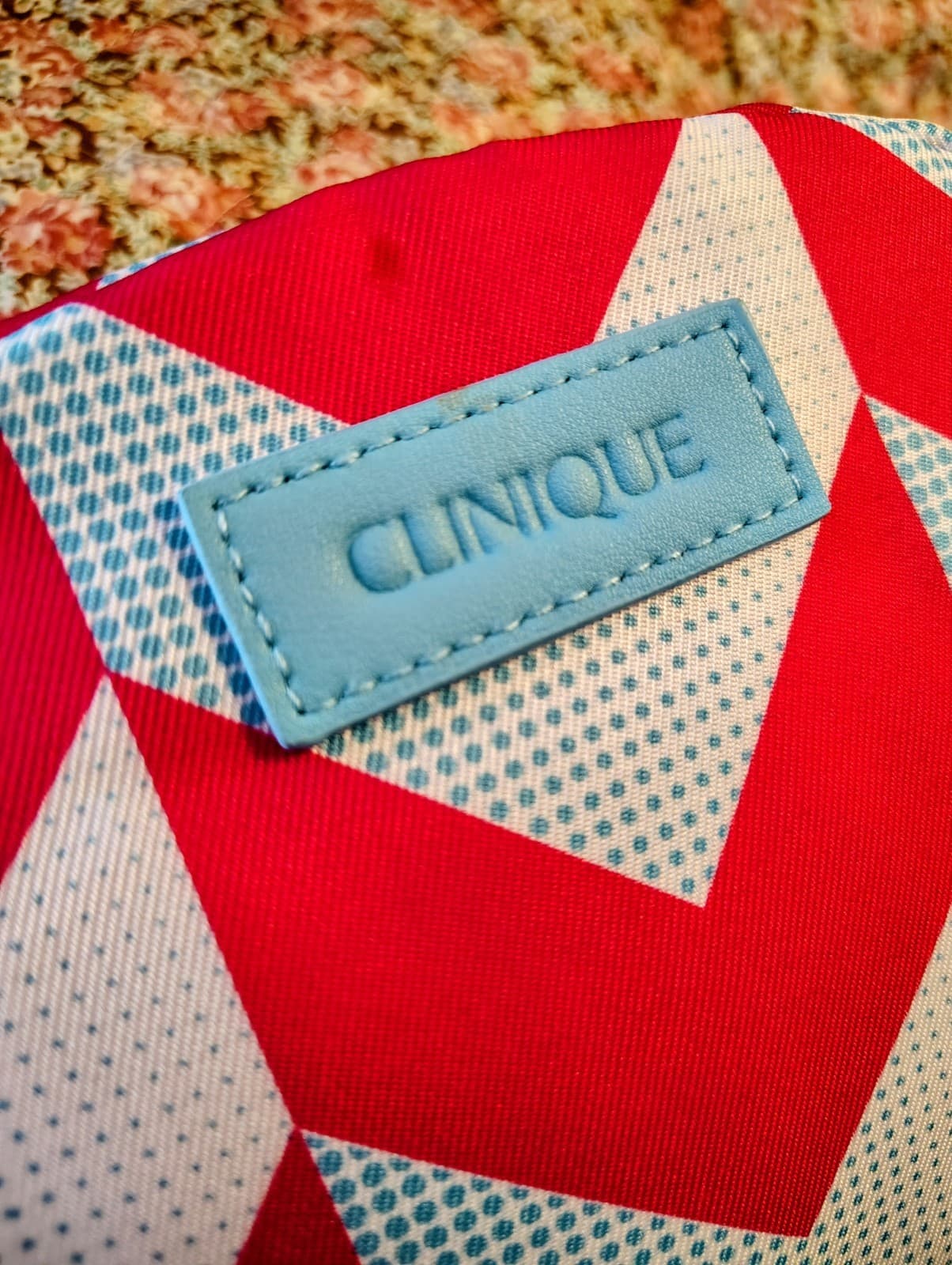 NWT Clinique Make Up Bag Cosmetics Pink & Blue Chevron - Thumbnail 8