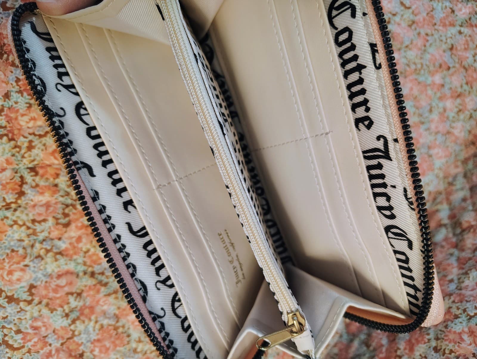 NWT Juicy Couture Pale Pink Faux Leather Wallet, Gold Queen Crown $55 - Thumbnail 3