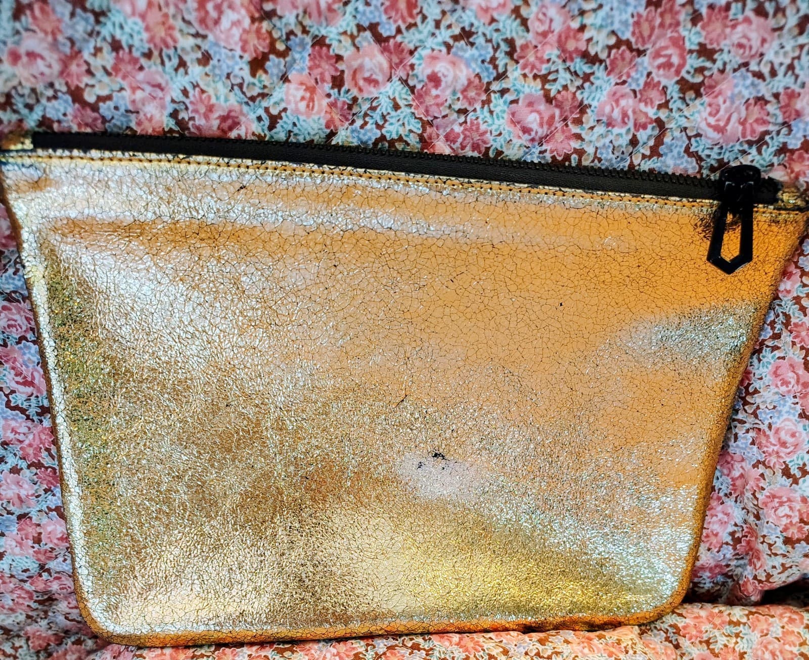 Neiman Marcus Leather Marc Jacobs Metallic Gold Clutch Makeup Bag - Thumbnail 3