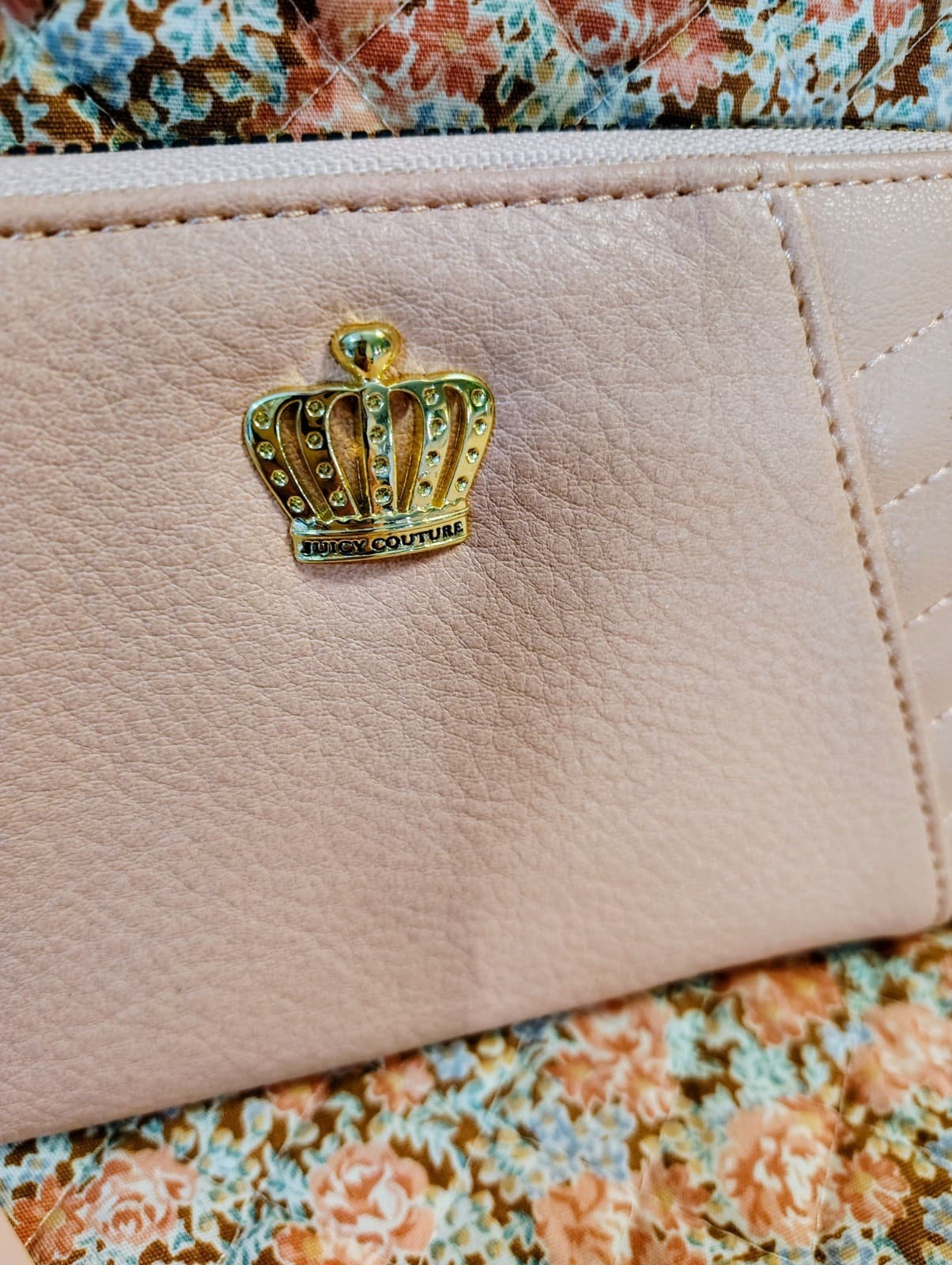 NWT Juicy Couture Pale Pink Faux Leather Wallet, Gold Queen Crown $55 - Thumbnail 2