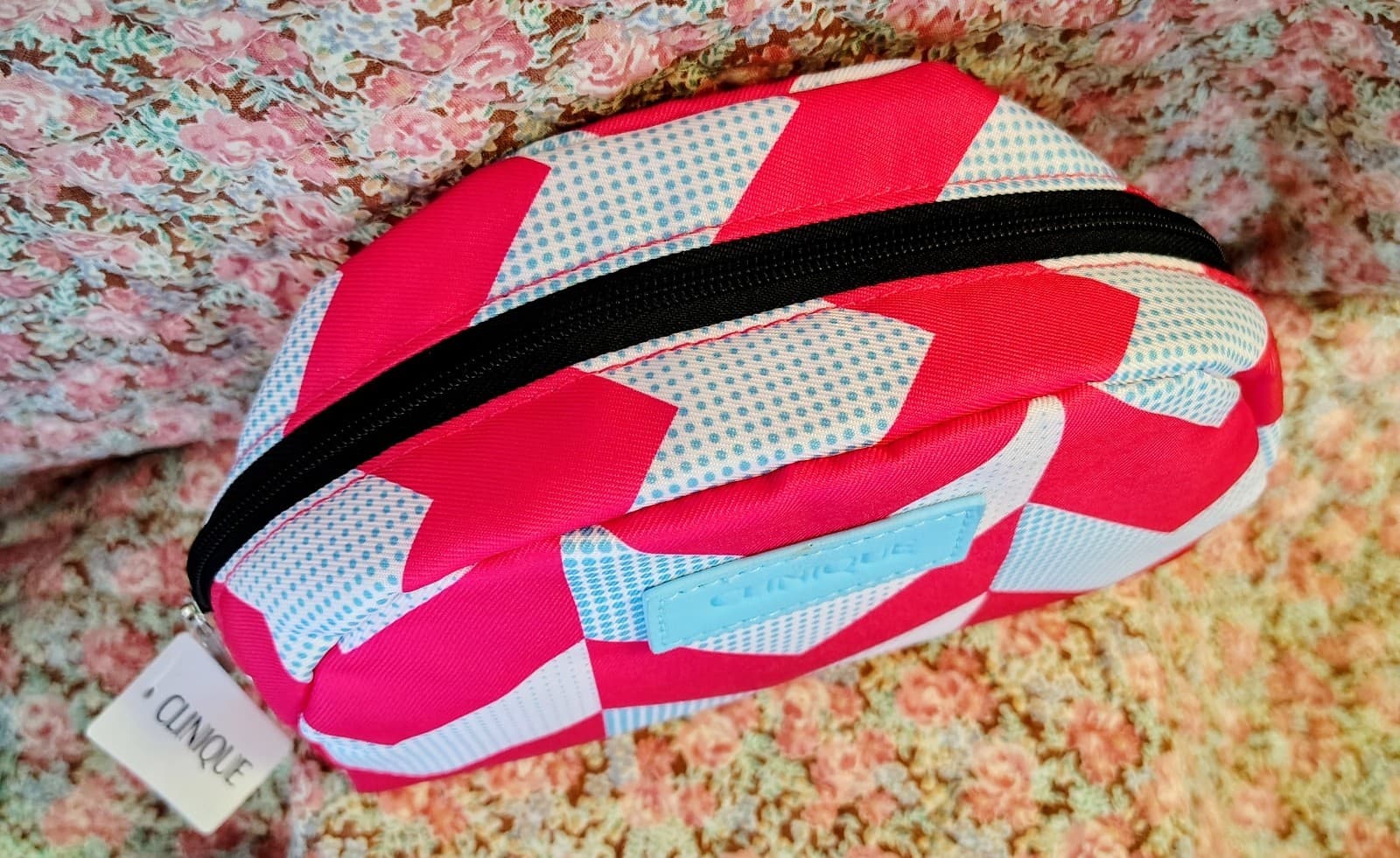 NWT Clinique Make Up Bag Cosmetics Pink & Blue Chevron - Thumbnail 4