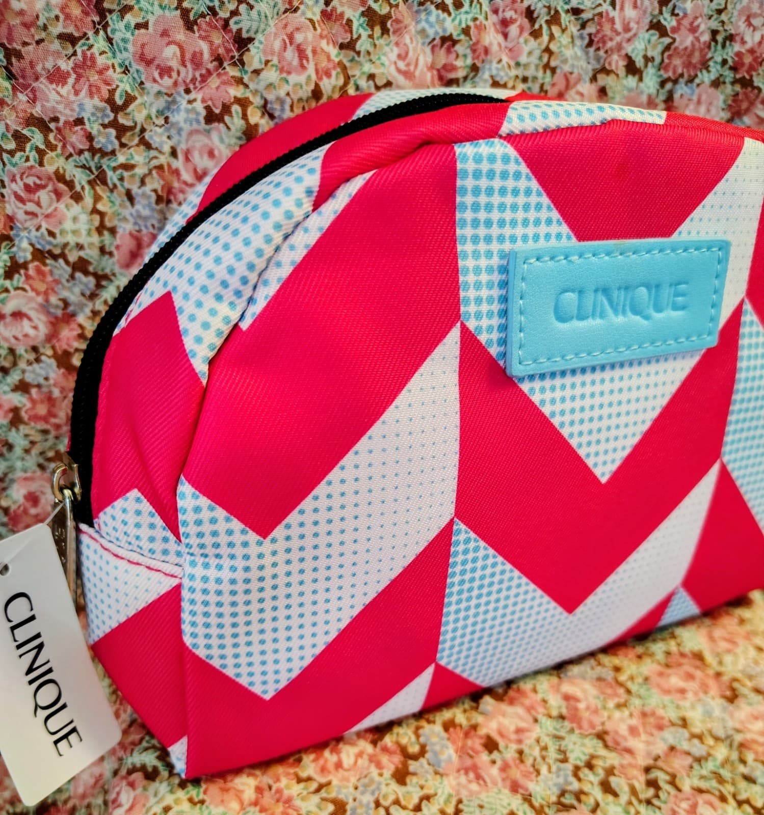 NWT Clinique Make Up Bag Cosmetics Pink & Blue Chevron - Thumbnail 2