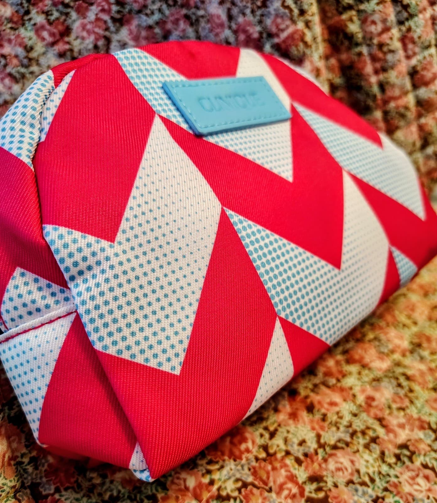 NWT Clinique Make Up Bag Cosmetics Pink & Blue Chevron - Thumbnail 10