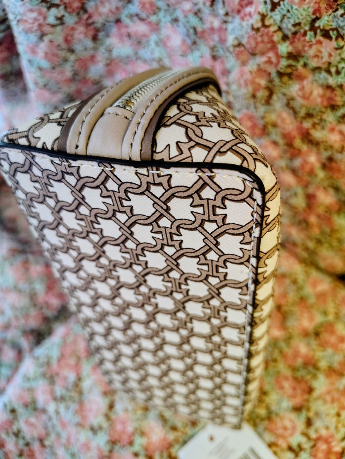 NWT kate spade makeup pouch bag MSRP $69 - Thumbnail 8