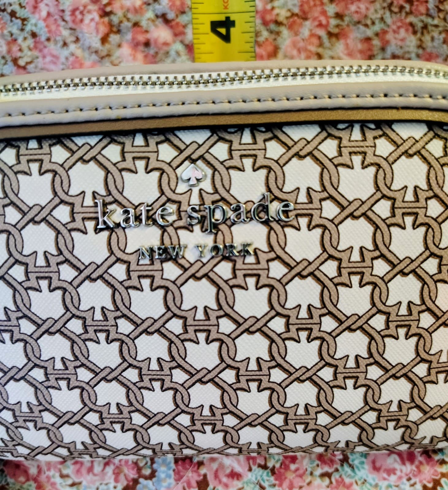 NWT kate spade makeup pouch bag MSRP $69 - Thumbnail 17