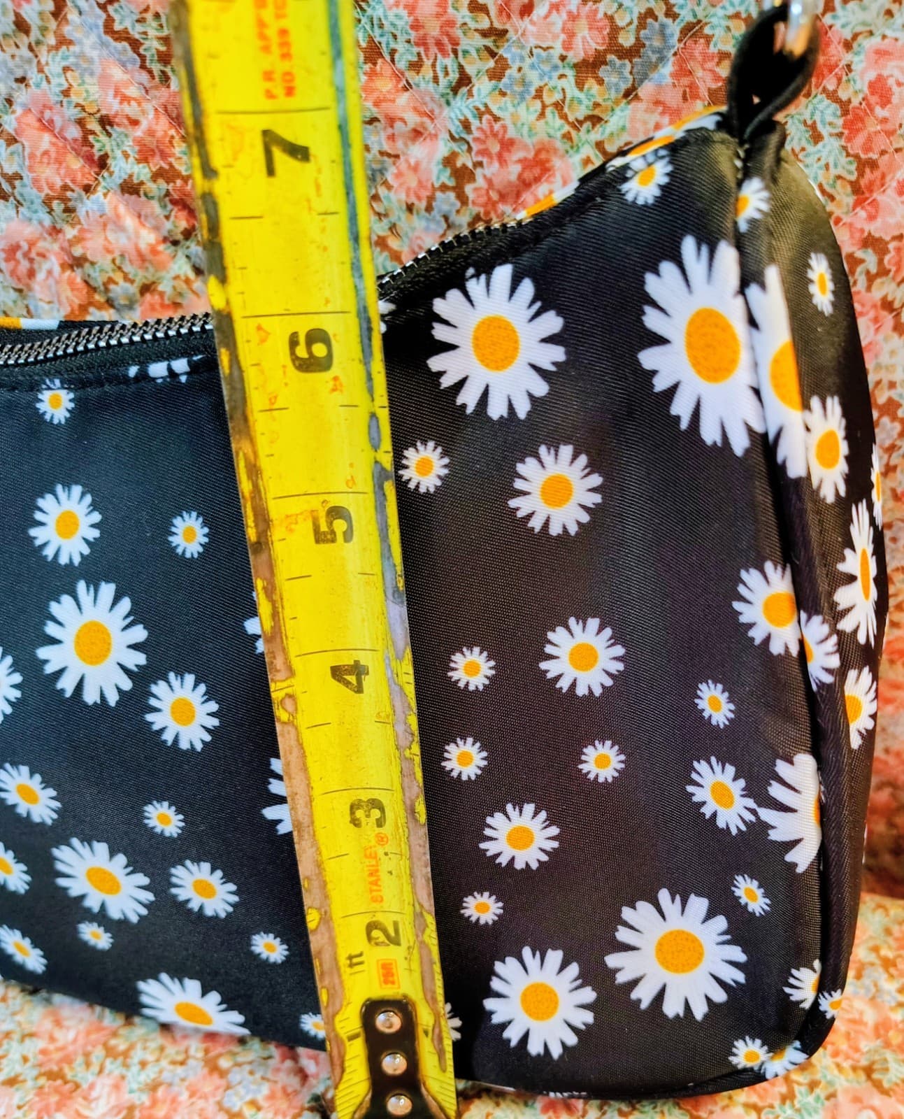 NWT Vegan Leather Black Daisy Printed Bag - Thumbnail 9