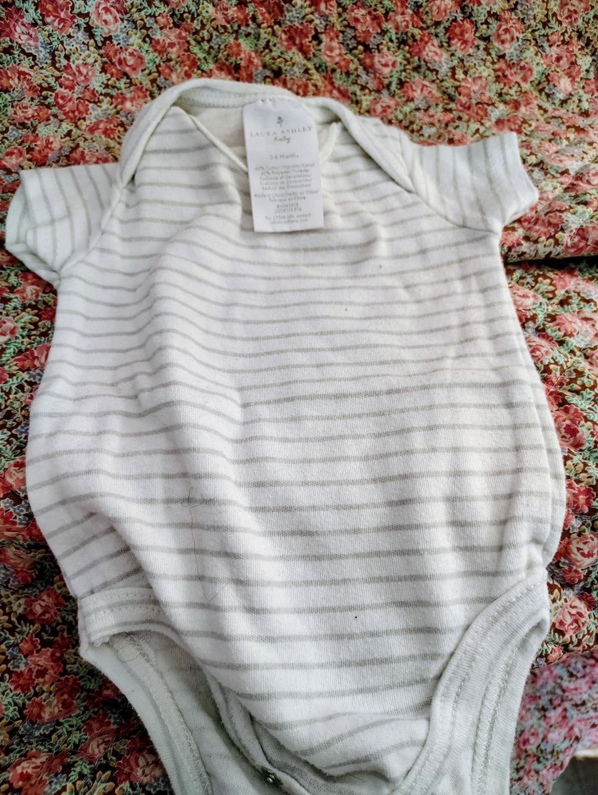 bundle of 5 baby girl onesies, 3-18 Months - Thumbnail 9