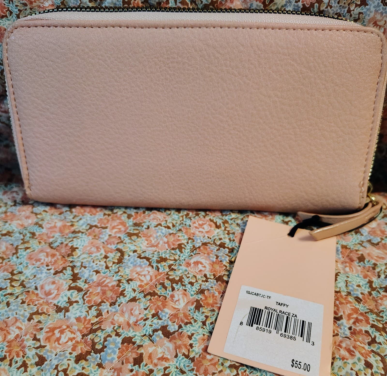 NWT Juicy Couture Pale Pink Faux Leather Wallet, Gold Queen Crown $55 - Thumbnail 6