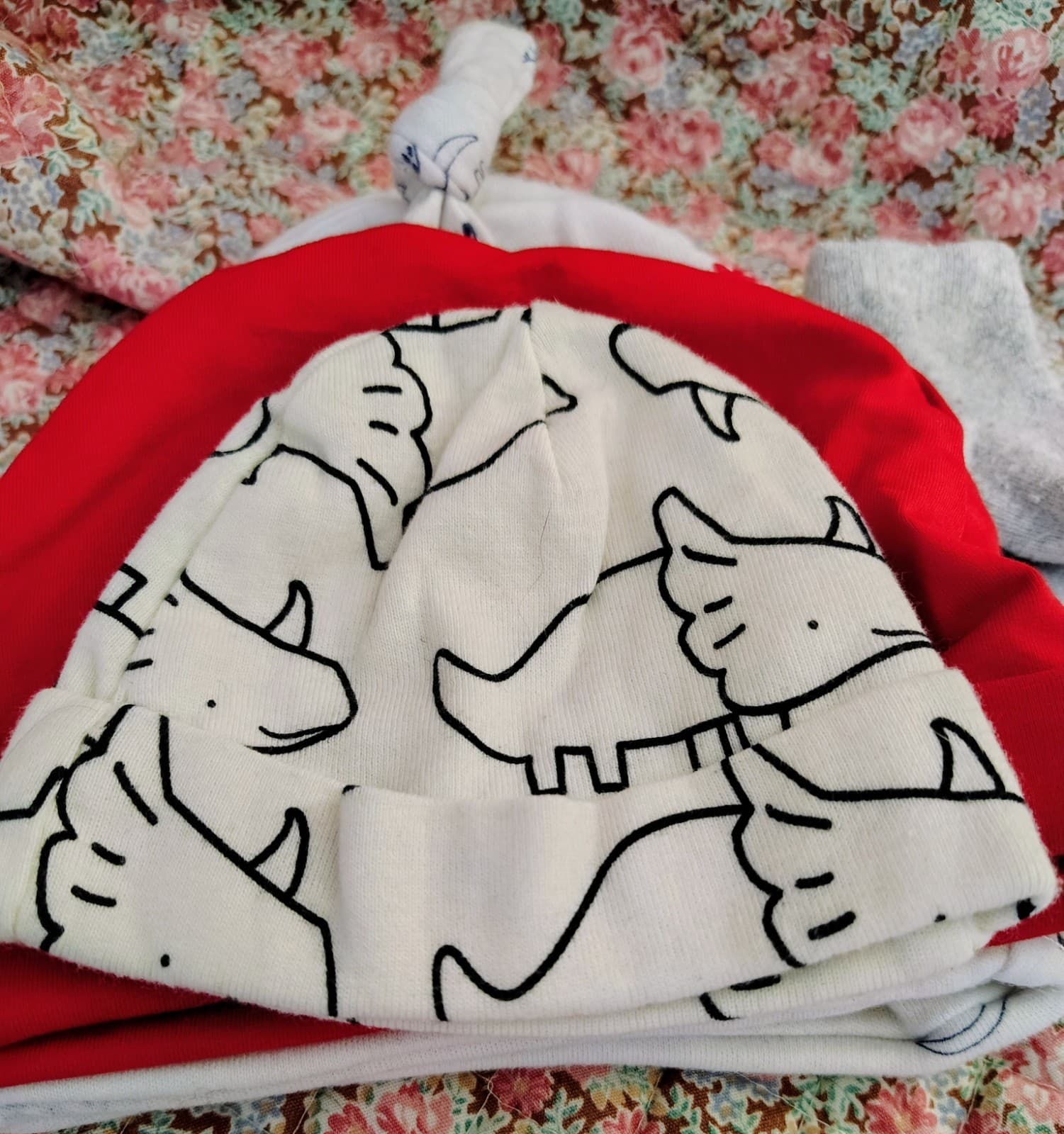 Bundle Of 5 Baby Boy Beanie Hats Caps - Thumbnail 5
