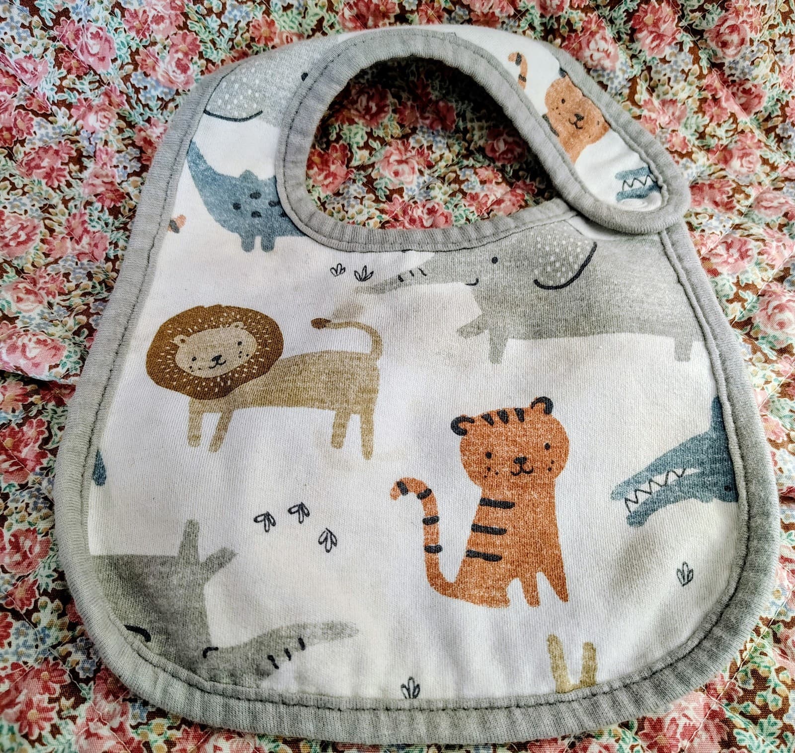 Bundle Of 10 Baby Boy Bibs - Thumbnail 10